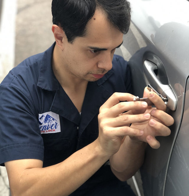 Oto Çilingir Hizmeti